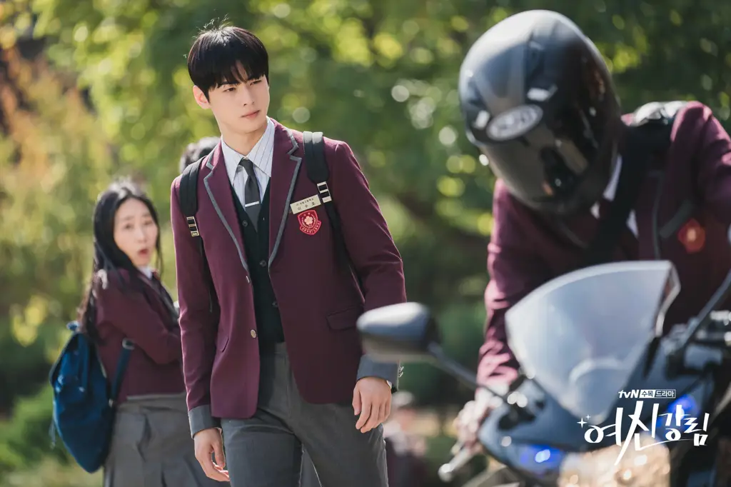 Cha Eun-woo dan Hwang In-yeop di True Beauty