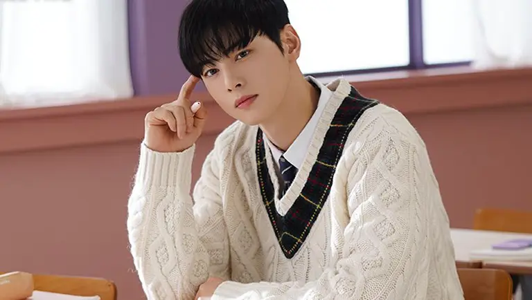 Cha Eun Woo sebagai Lee Su Ho dalam drama True Beauty