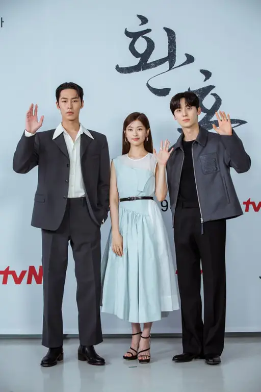 Lee Jae Wook dan Jung So Min dalam Alchemy of Souls