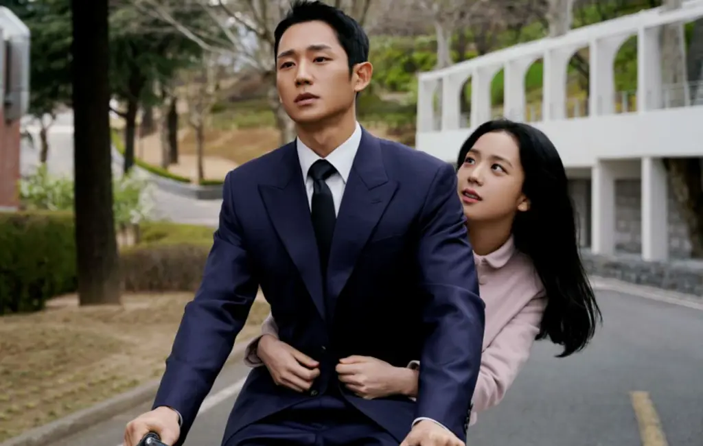 Jung Hae-in dan Jisoo dalam adegan Snowdrop