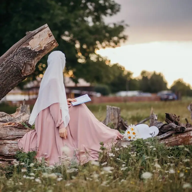 Gambar yang menggambarkan ajaran Islam tentang kesopanan dan kesusilaan