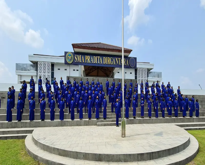 Gedung SMA Pradita Dirgantara yang megah dan modern