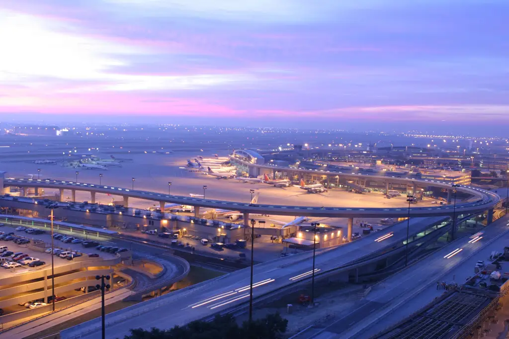 Gambar Bandara Internasional Dallas Fort Worth