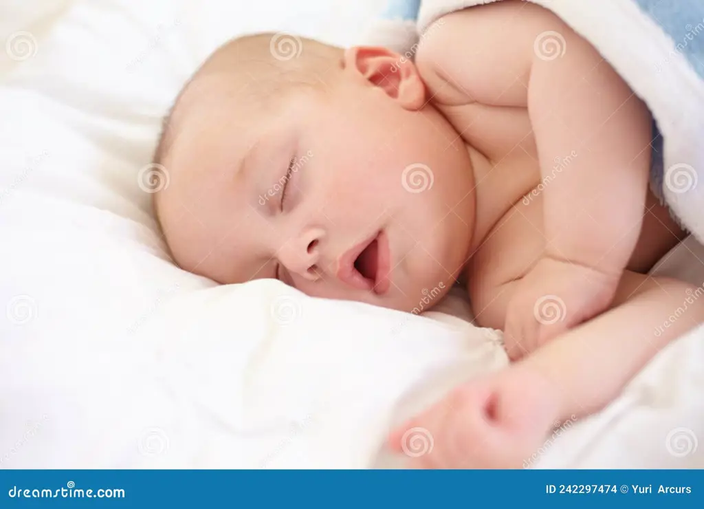 Bayi tidur nyenyak setelah mendapatkan susu formula yang tepat