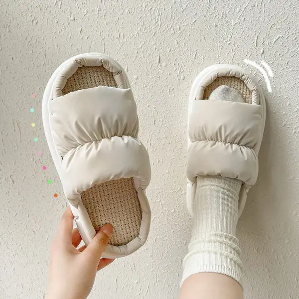 Koleksi berbagai jenis dan model sandal rumah Korea dengan berbagai warna dan desain.