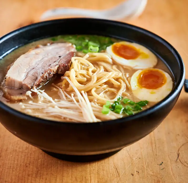 Bahan-bahan untuk membuat kaldu ramen