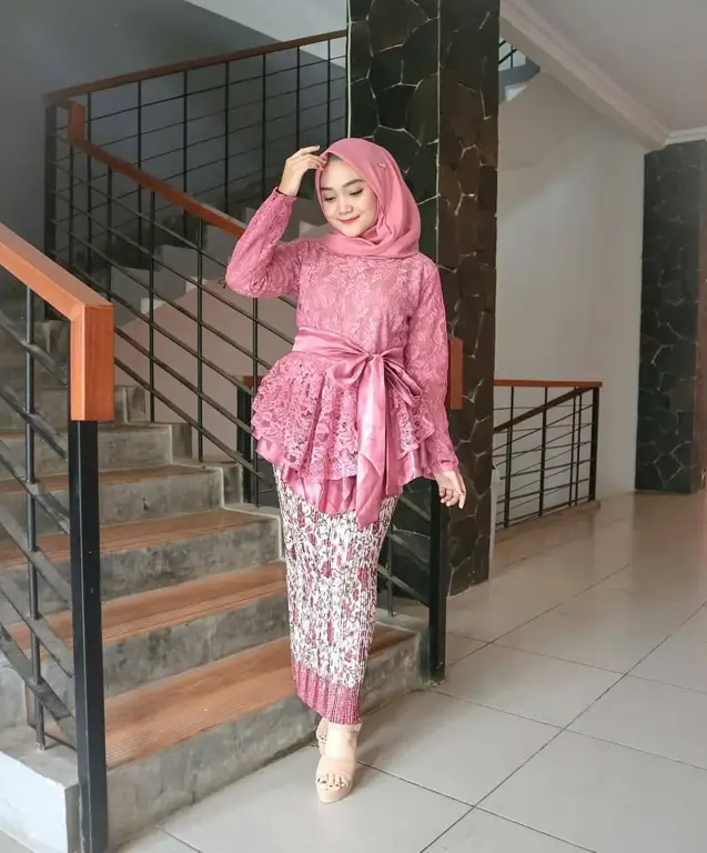 Model kebaya nasional hijab modern