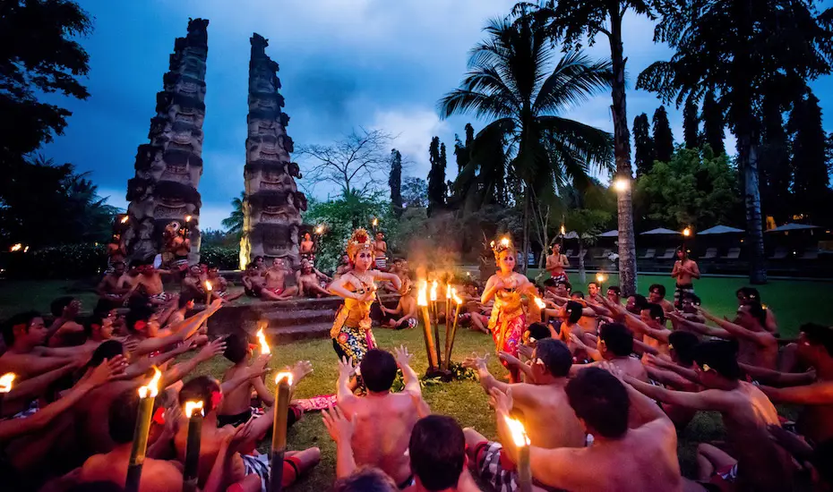 Gambar yang menggambarkan budaya dan tradisi Indonesia