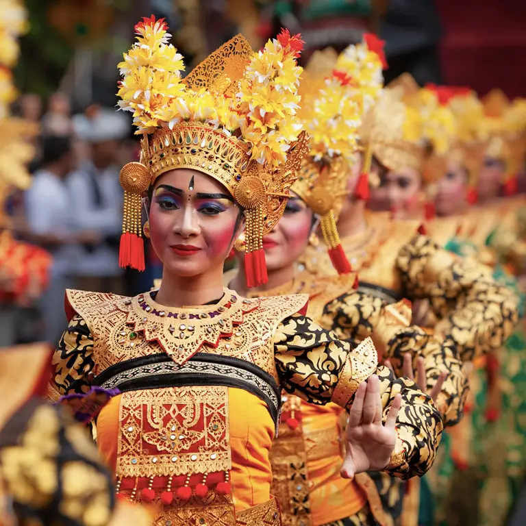 Gambar yang menggambarkan budaya dan tradisi Indonesia