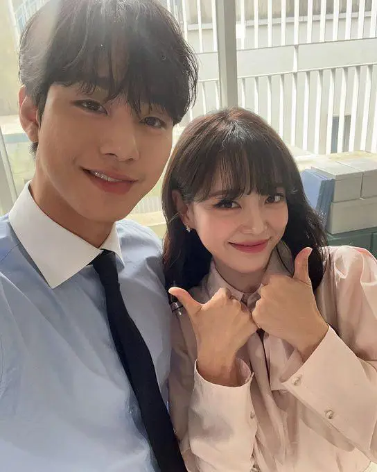 Ahn Hyo Seop dan Kim Sejeong dalam Business Proposal