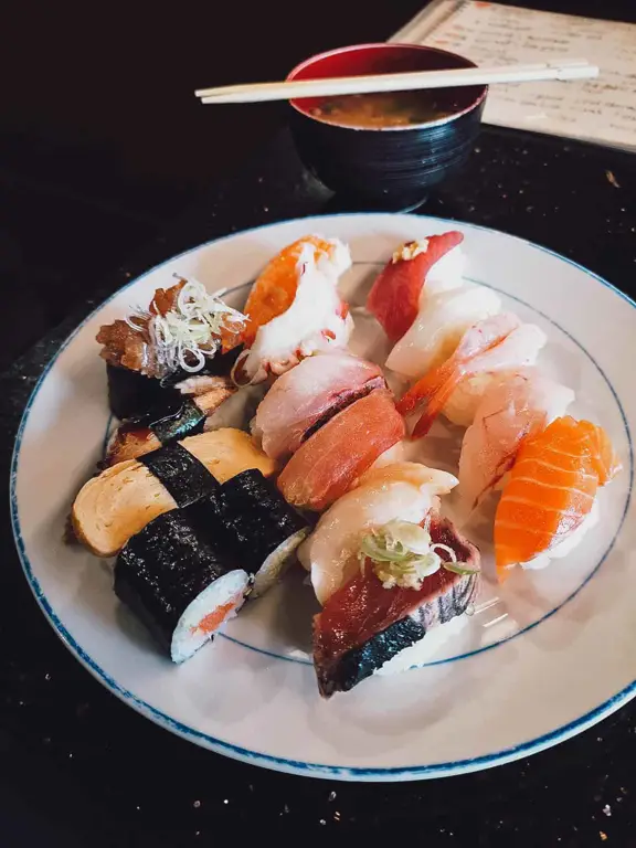 Gambar berbagai hidangan makanan Jepang yang lezat