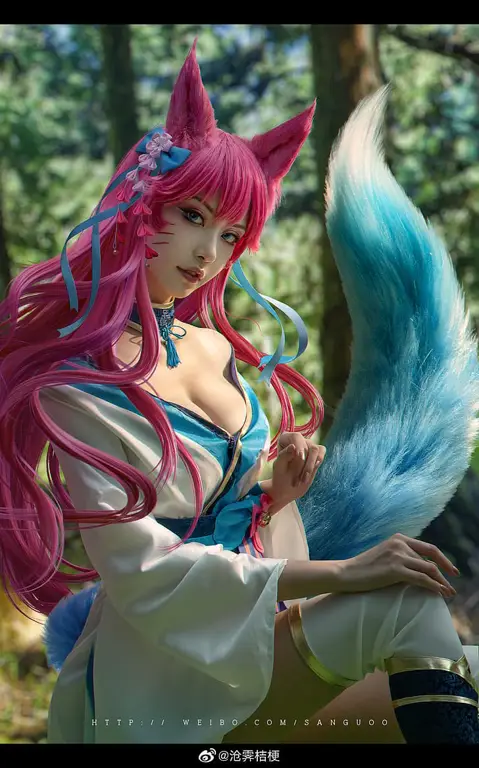 Gambar cosplay Ahri dari League of Legends