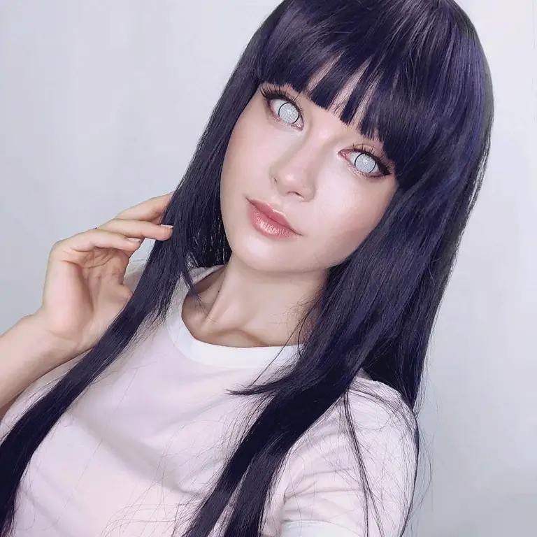 Foto cosplay Hinata Hyuga yang menakjubkan