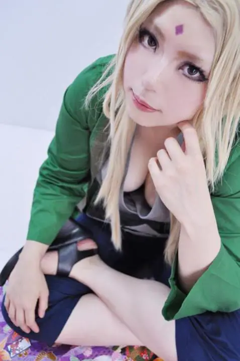 Gambar Cosplay Tsunade Senju