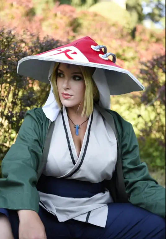 Foto-foto cosplay Tsunade yang aman untuk dilihat