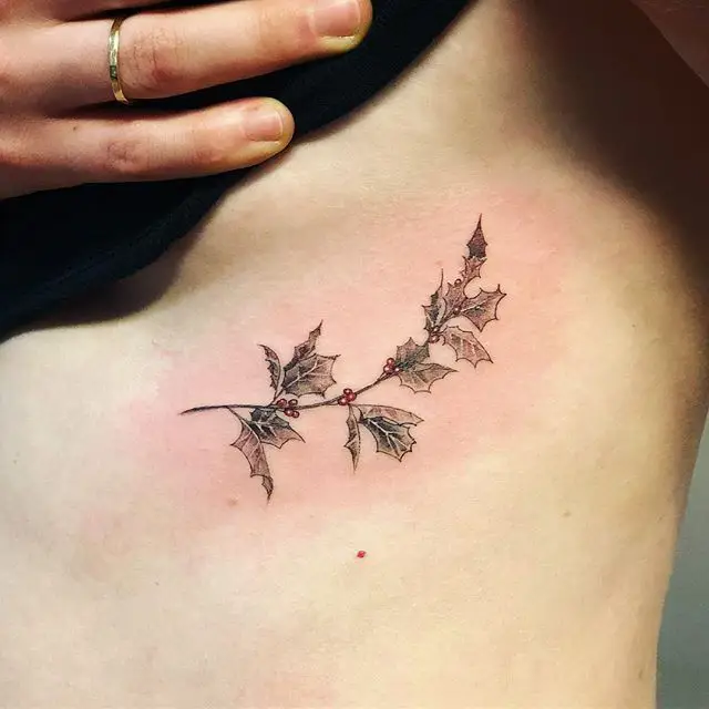 Desain tato Holly yang aman dan estetis untuk dilihat