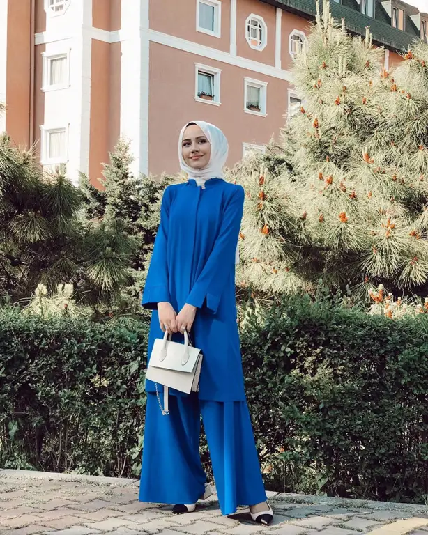 Ootd hijab semi formal dengan celana jeans