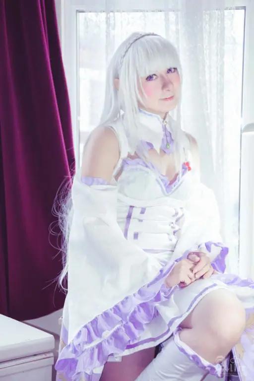 Foto Emili Ozaki saat melakukan cosplay