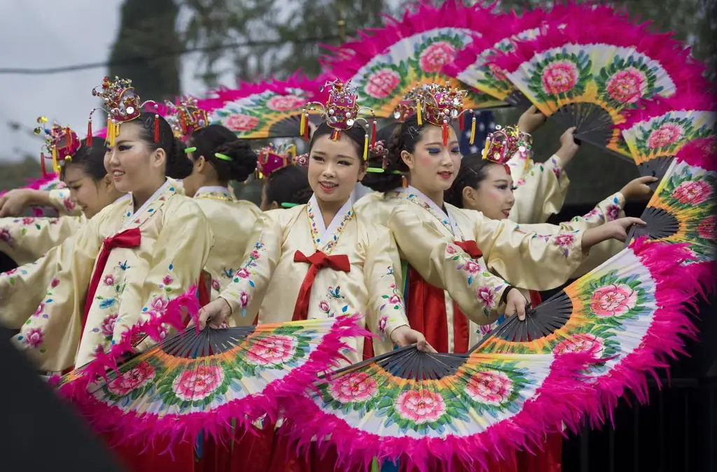 Foto festival budaya Korea yang meriah