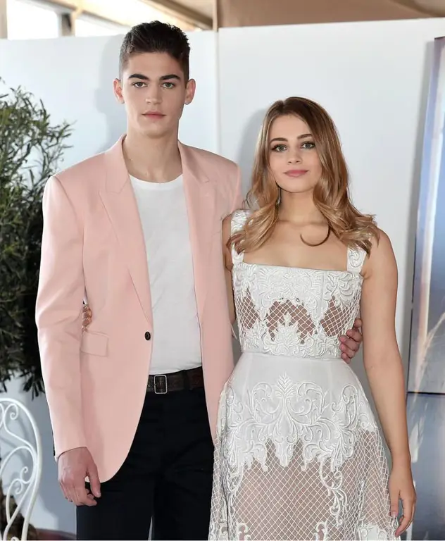 Foto Hero Fiennes Tiffin dan Josephine Langford