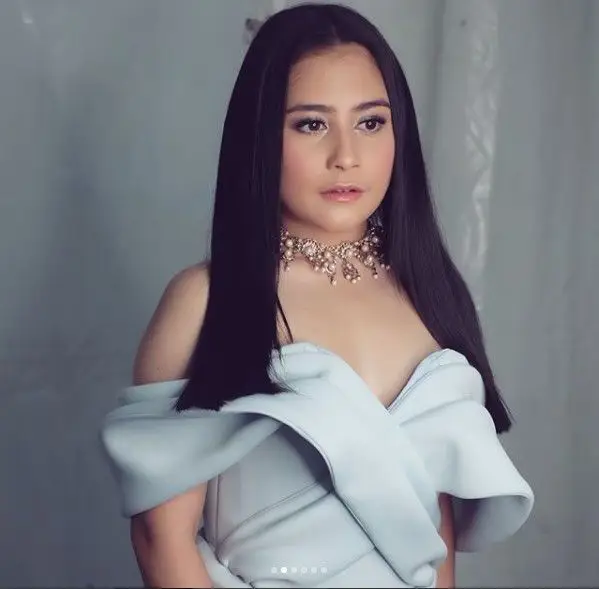 Potret Prilly Latuconsina