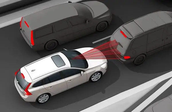 Standar keselamatan dalam manufaktur mobil