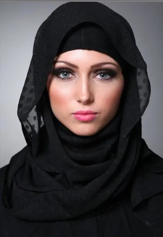 Wanita Arab berhijab