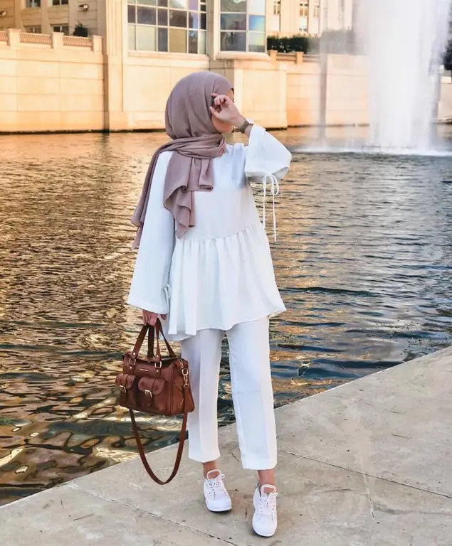 Tren fashion hijab casual terkini