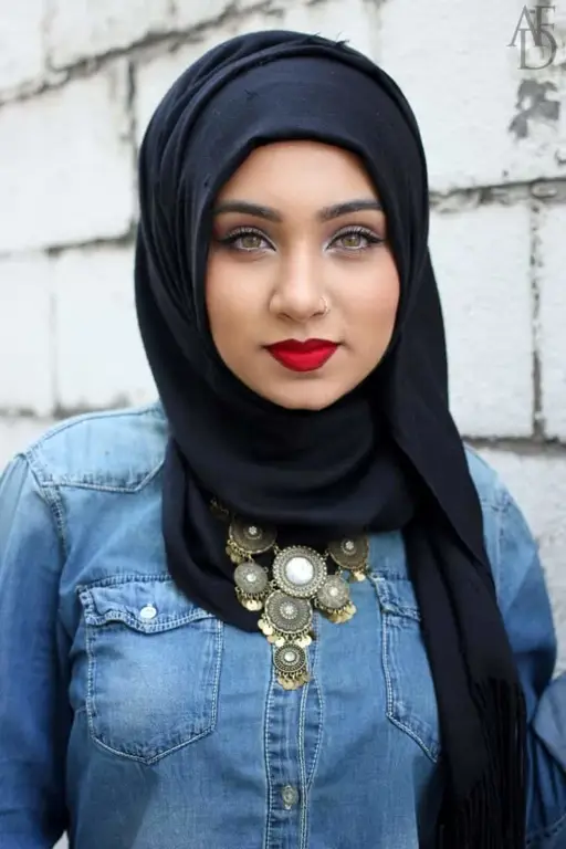 Para wanita cantik berhijab dengan gaya yang stylish