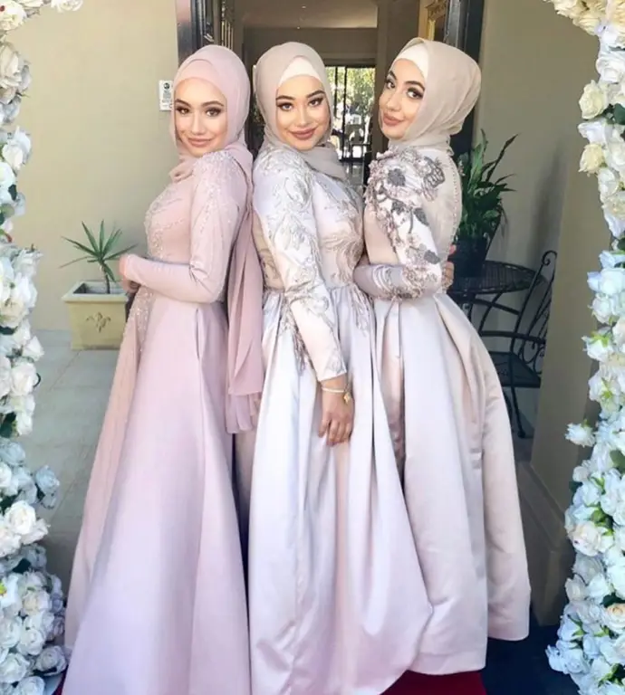 Contoh gaya hijab untuk kondangan yang stylish