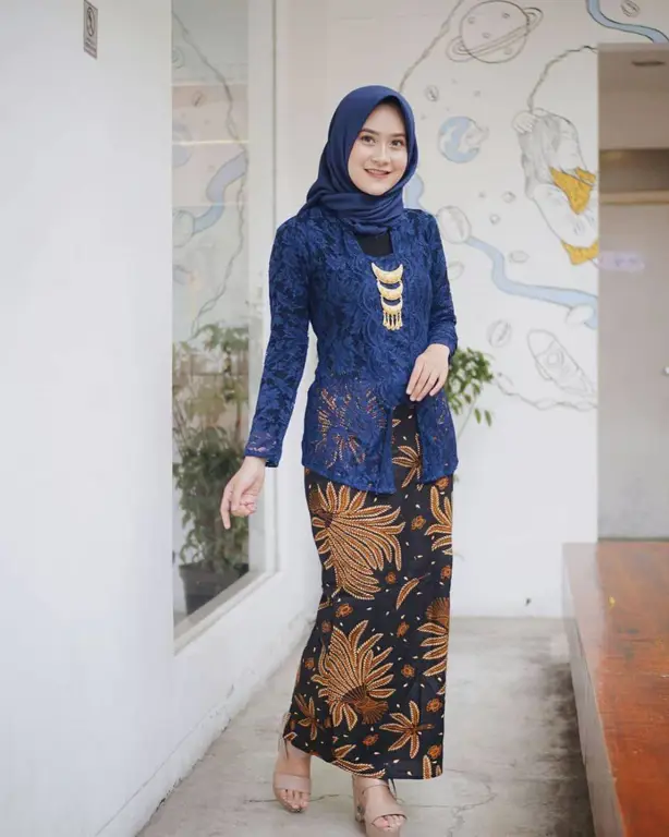 Kebaya brokat modern hijab untuk pernikahan