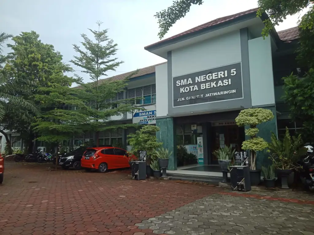 Gambar gedung SMA Bani Saleh Kota Bekasi