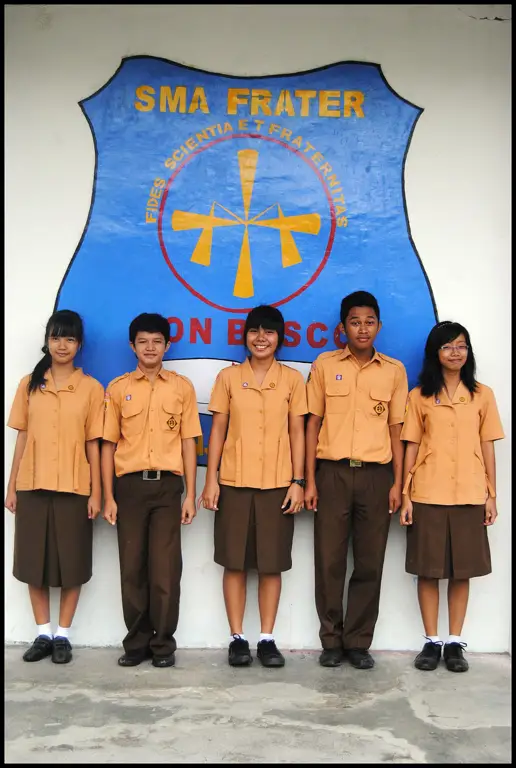 Gambar gedung SMA Don Bosco yang megah dan modern