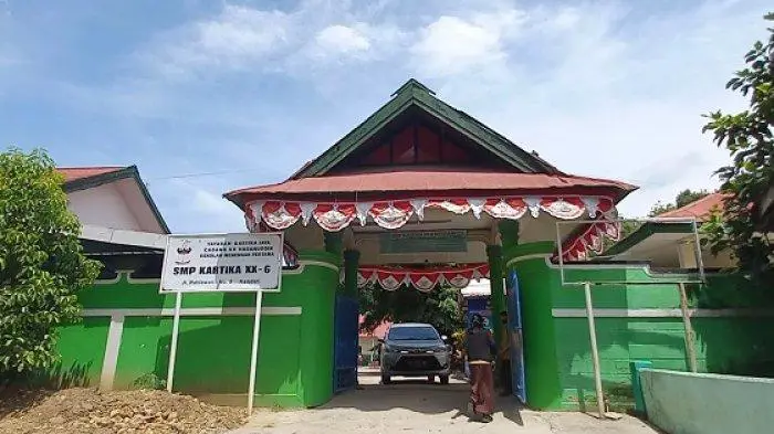 Gambar gedung SMA Kartika yang megah