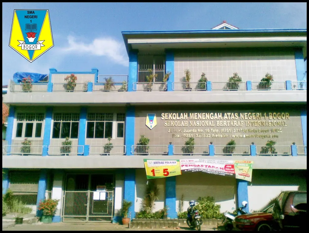 Gedung SMA Negeri 1 Losari yang megah dan modern