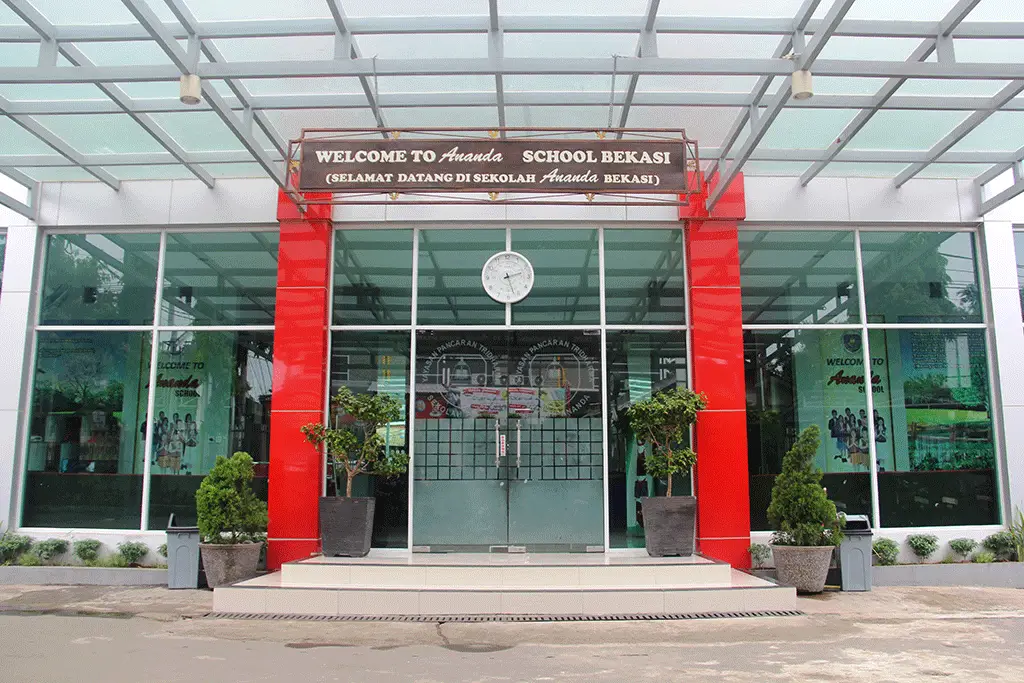 Gambar gedung SMK SMA Ananda Bekasi