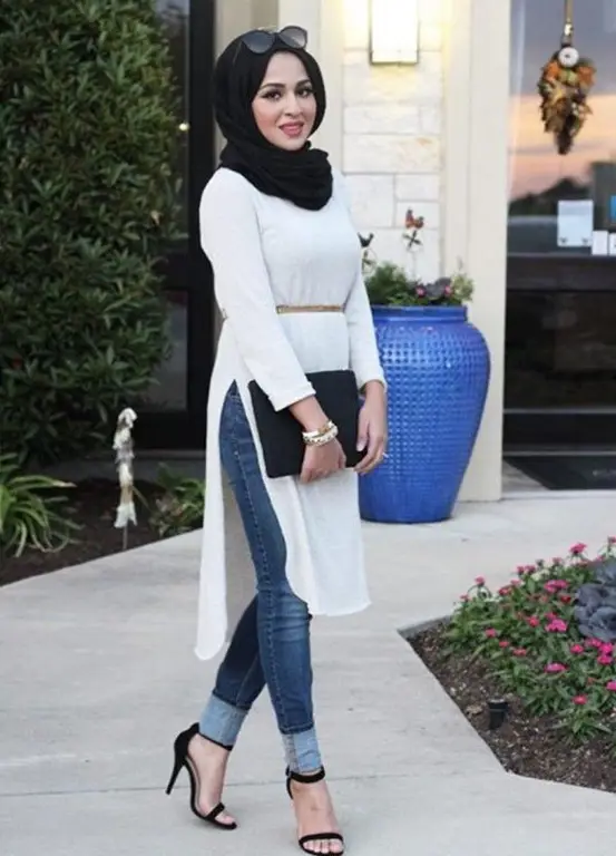 Contoh gaya modest fashion hijab casual