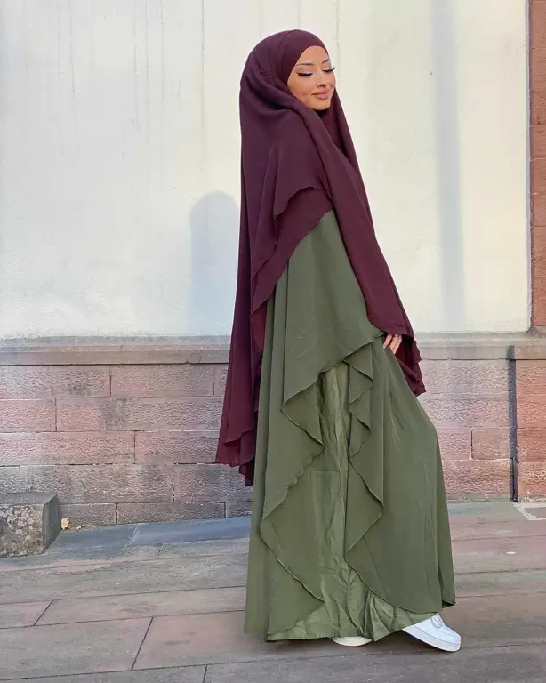 Hijab fashion yang tetap sopan dan menutup aurat