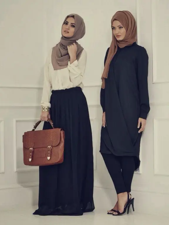 Fashion hijab modern dengan aksesoris