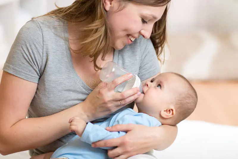 Ibu dan bayi bahagia dengan susu Anmum