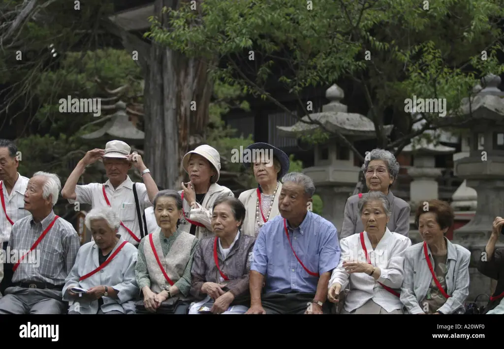 Gambar seorang kakek Jepang