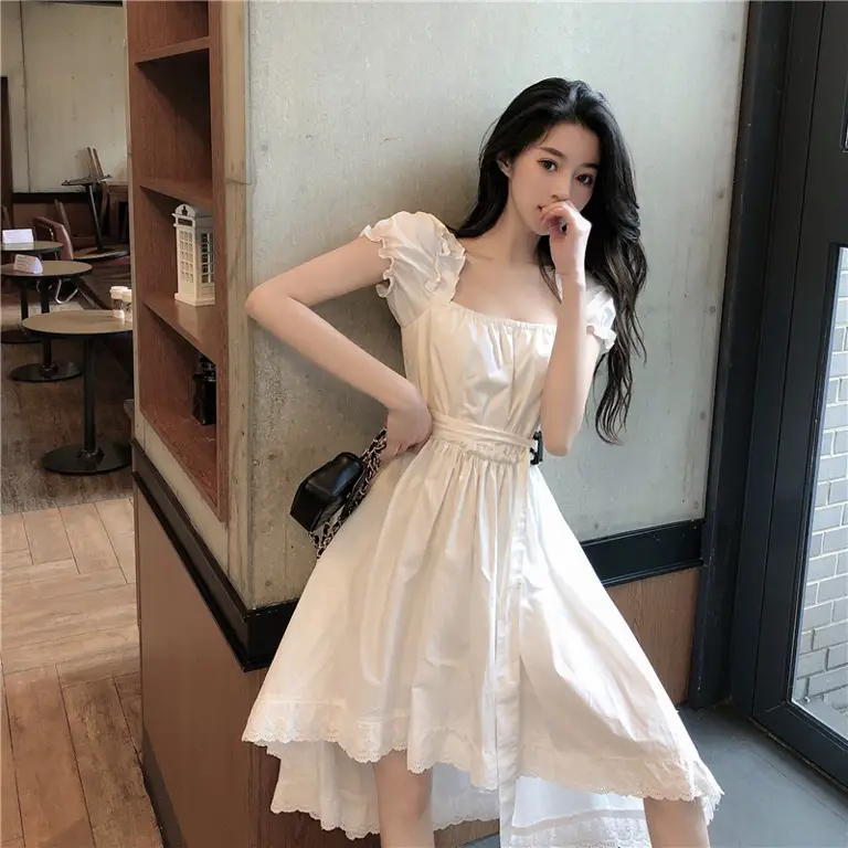 Berbagai model dress putih Korea yang stylish