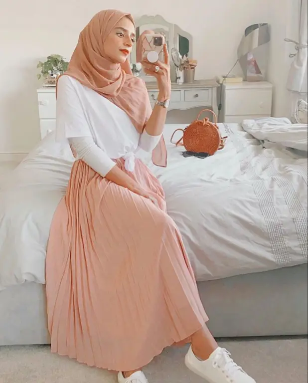 Beragam inspirasi fashion hijab yang modest dan stylish