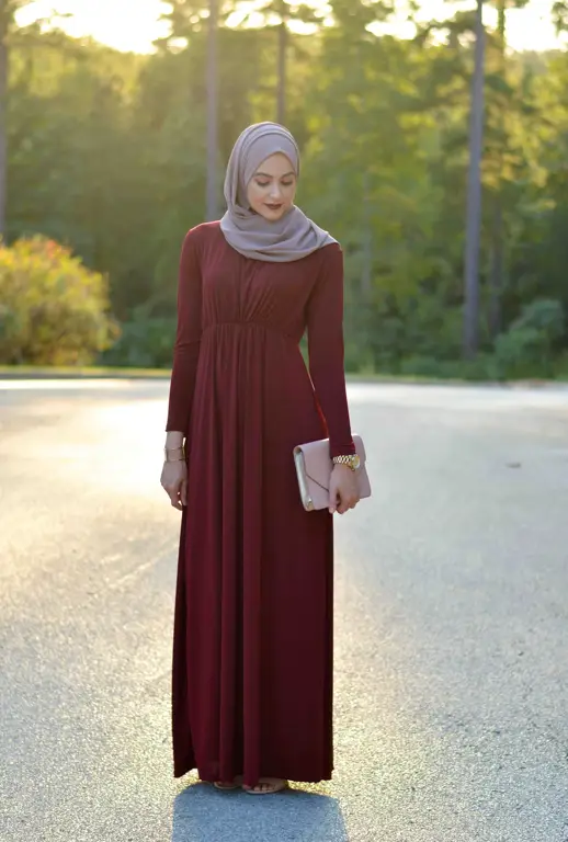 Contoh padu padan mini dress hijabers yang stylish