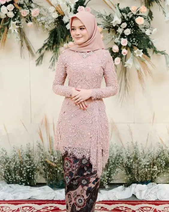 Berbagai model kebaya bridesmaid hijab modern yang elegan dan anggun