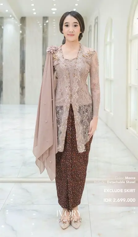 Berbagai model kebaya wisuda modern non hijab yang elegan dan stylish.