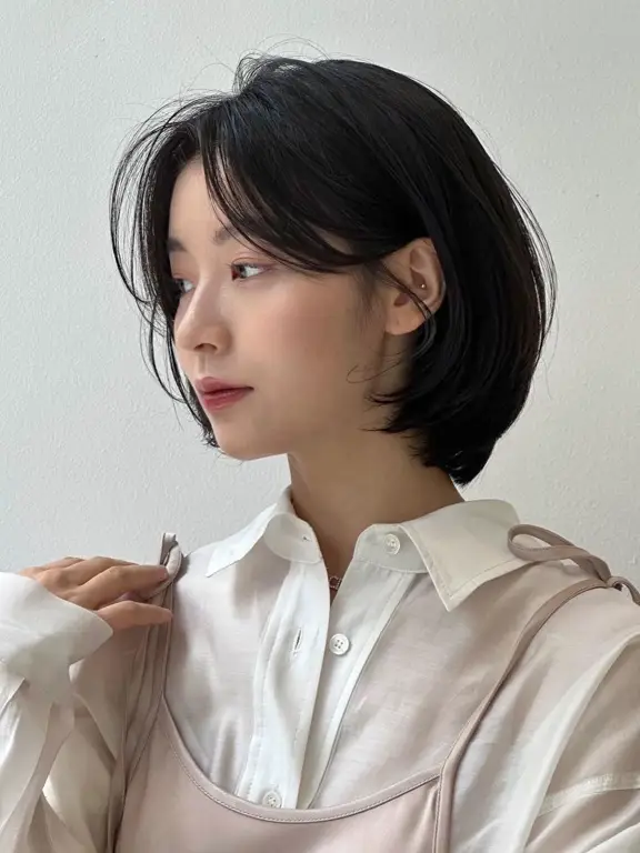 Model rambut pendek Korea dengan poni