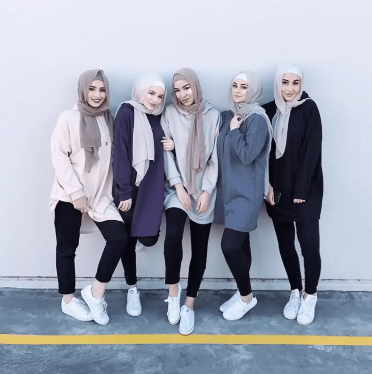 Ootd hijab simpel dan kasual untuk aktivitas sehari-hari