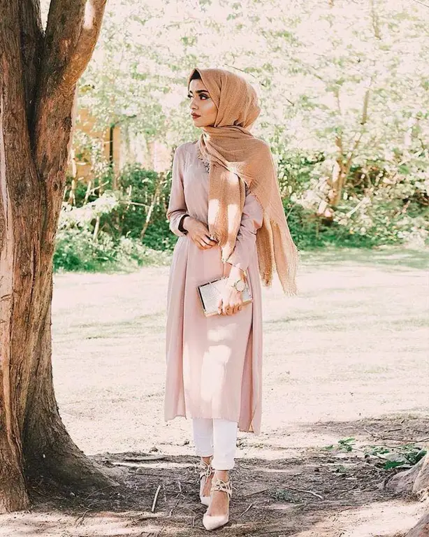 Berbagai inspirasi outfit kasual hijab yang stylish