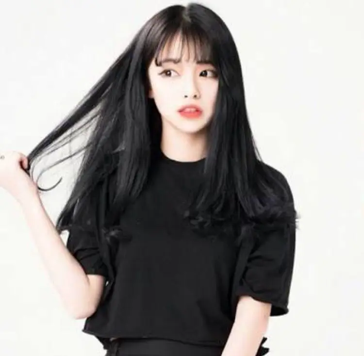 Berbagai model rambut panjang dengan poni ala Korea